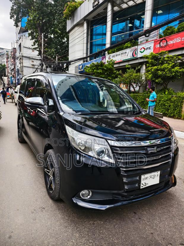 Toyota Noah 2014 Black