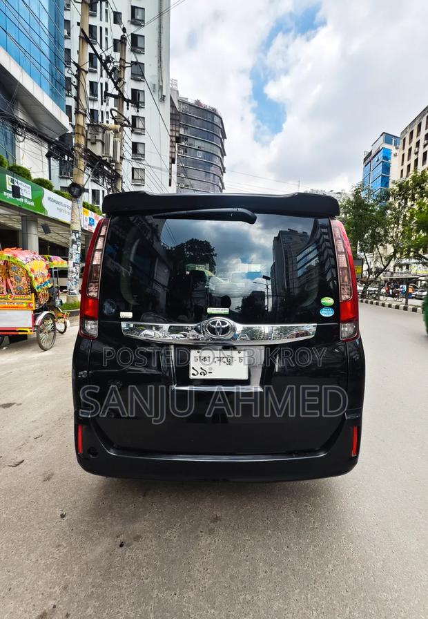 Toyota Noah 2014 Black