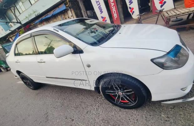 Toyota Corolla Sedan 2004 White