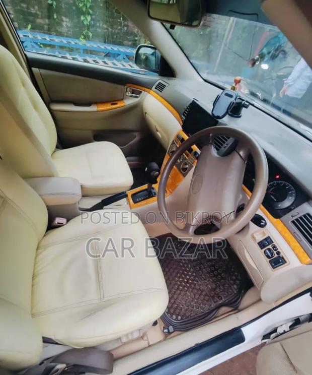 Toyota Corolla Sedan 2004 White