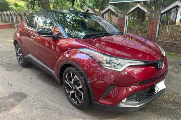 Toyota C-HR XLE Prermium FWD (2.0L 4cyl 2AM) 2018 Maroon