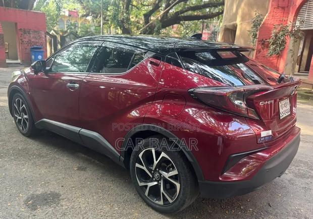 Toyota C-HR XLE Prermium FWD (2.0L 4cyl 2AM) 2018 Maroon