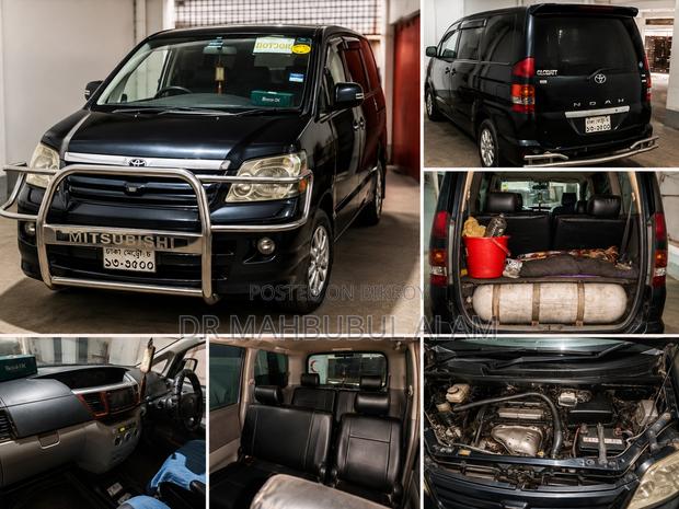 Toyota Noah 2004 Black