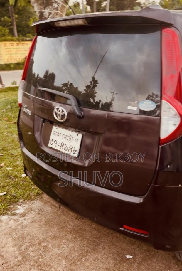 Toyota Passo Sette 1.5 AWD 2009
