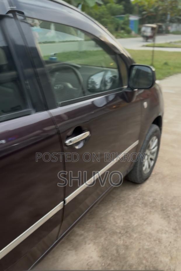 Toyota Passo Sette 1.5 AWD 2009