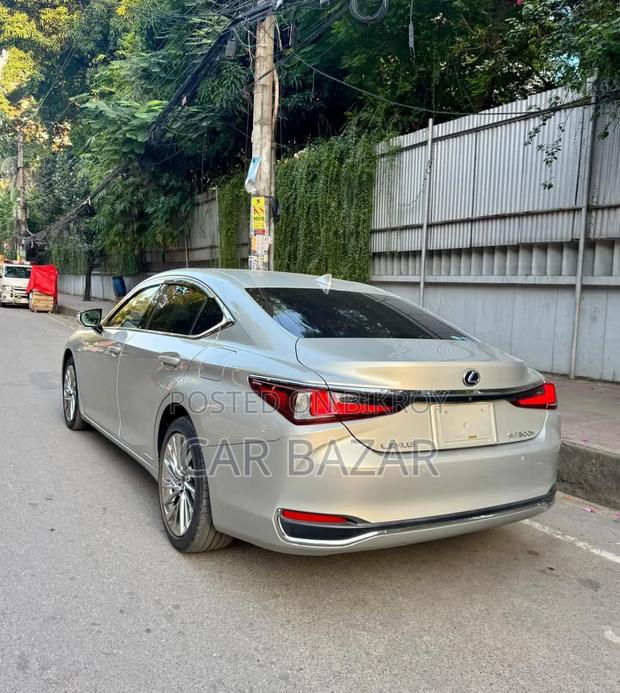 Lexus ES 300H Luxury FWD 2019 Gray