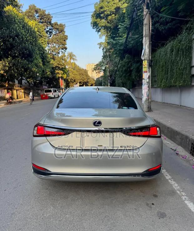 Lexus ES 300H Luxury FWD 2019 Gray