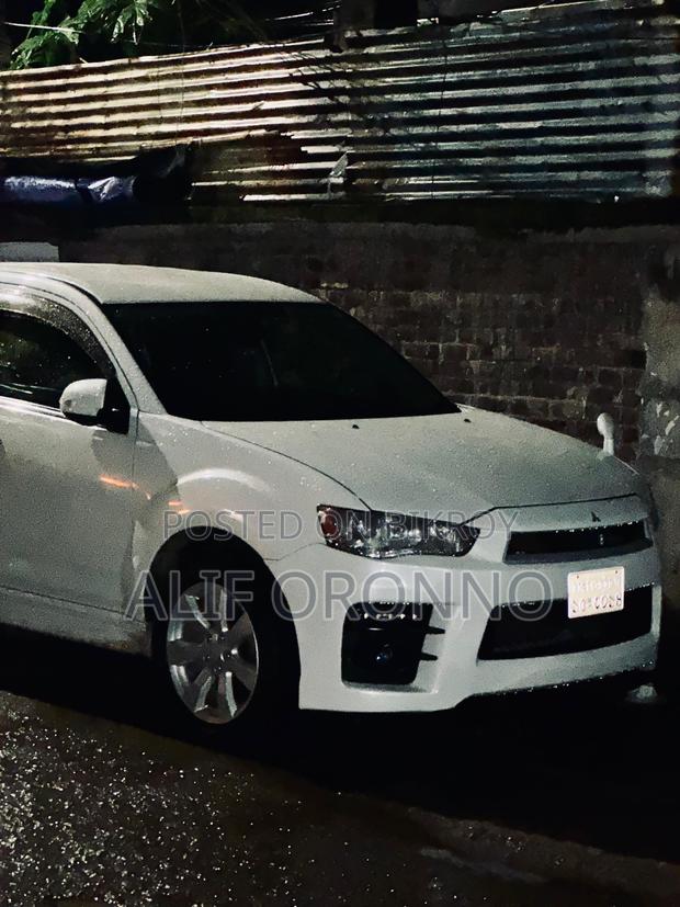 Mitsubishi Outlander 2011 White