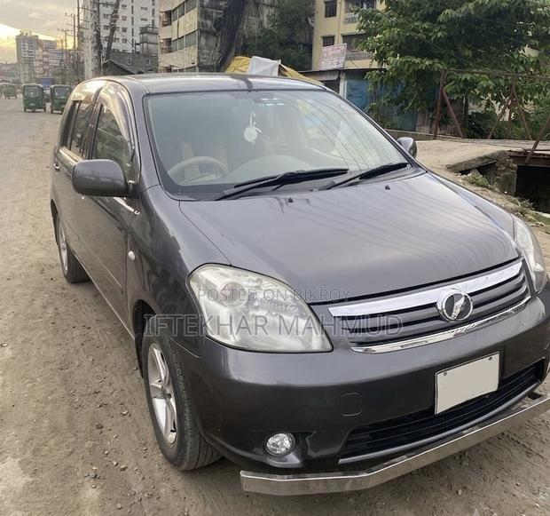 Toyota Raum 2010 Black