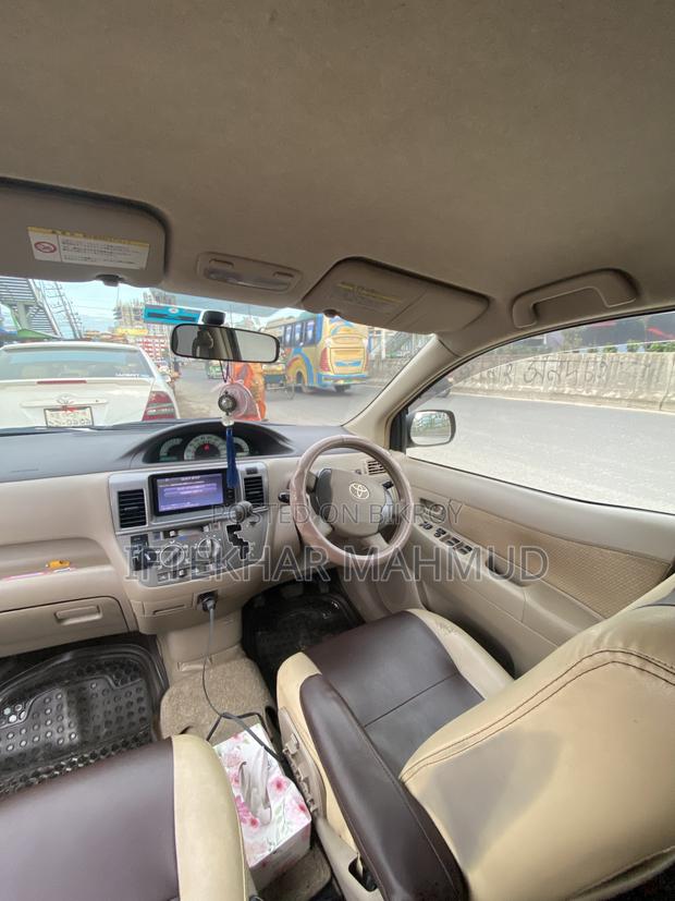 Toyota Raum 2010 Black