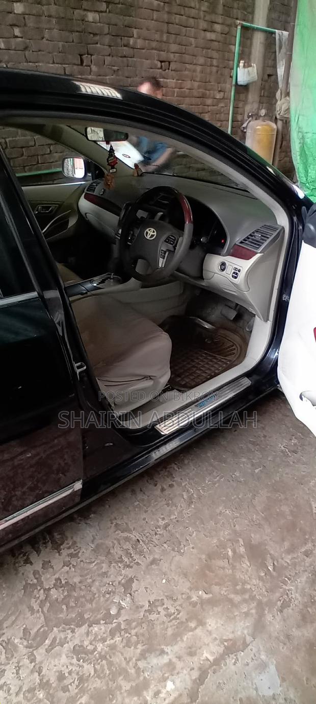 Toyota Premio 2011 Black