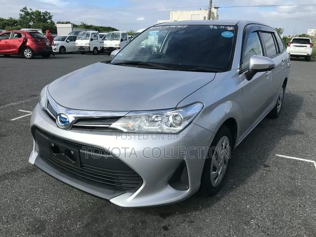 Toyota Corolla Fielder 2021 Silver