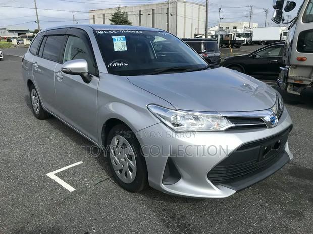 Toyota Corolla Fielder 2021 Silver