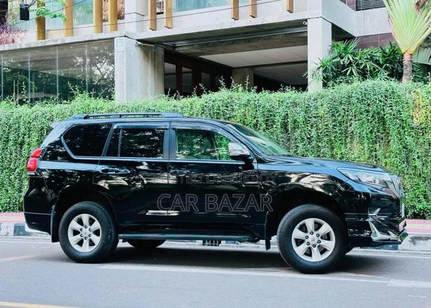 Toyota Land Cruiser Prado 2.7 i 2011 Black