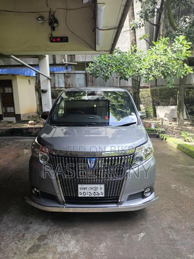 Toyota Noah 2.0 AWD (7 Seater) 2016 Silver