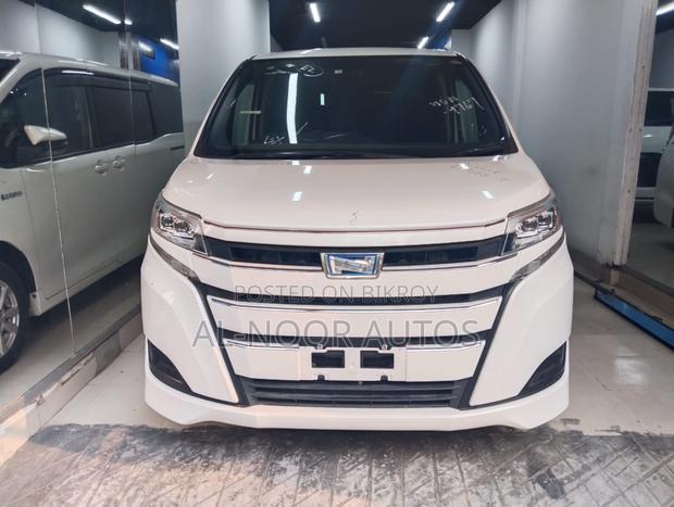 Toyota Noah 1.8 FWD Hybrid (7 seater) 2021 Pearl