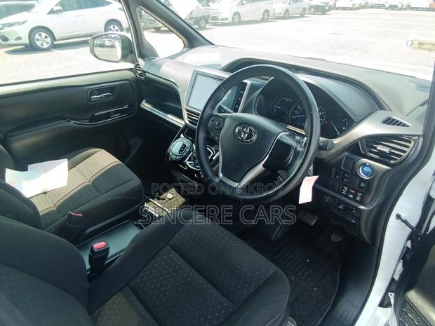 Toyota Noah 2021 Pearl