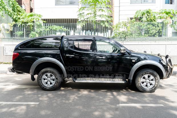 Mitsubishi L200 2010 Black