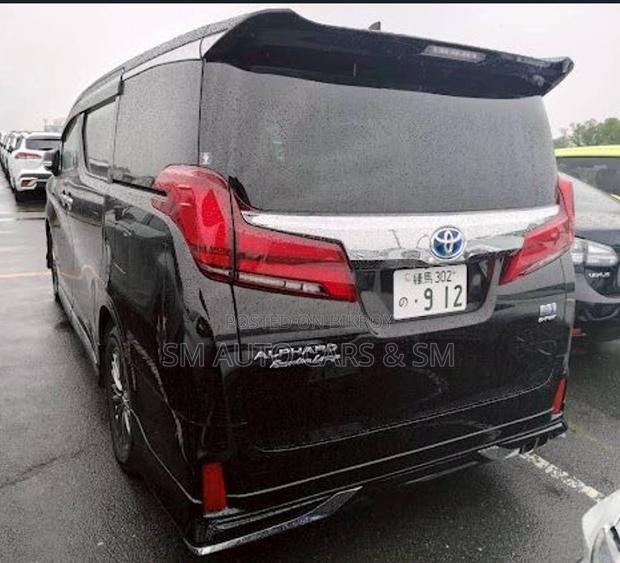 Toyota Alphard 2.5 Hybrid AWD 2021 Black