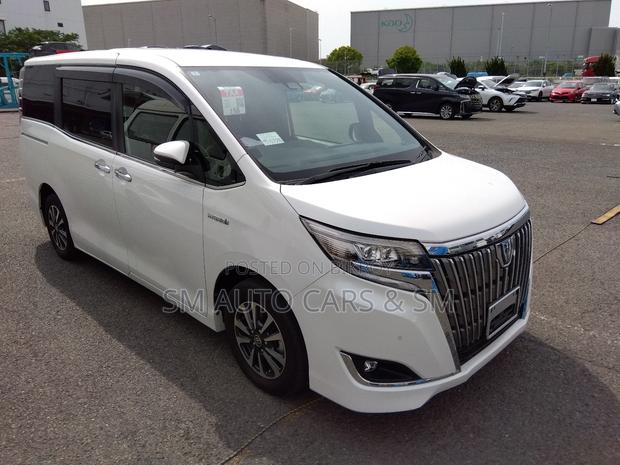 Toyota Esquire 1.8 FWD Hybrid (7 seater) 2020 Pearl