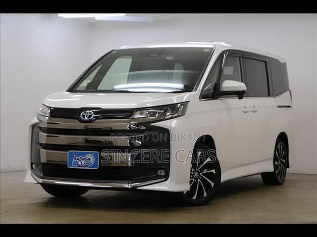 Toyota Noah 2023 Pearl