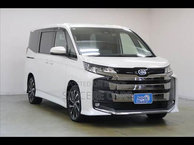 Toyota Noah 2023 Pearl