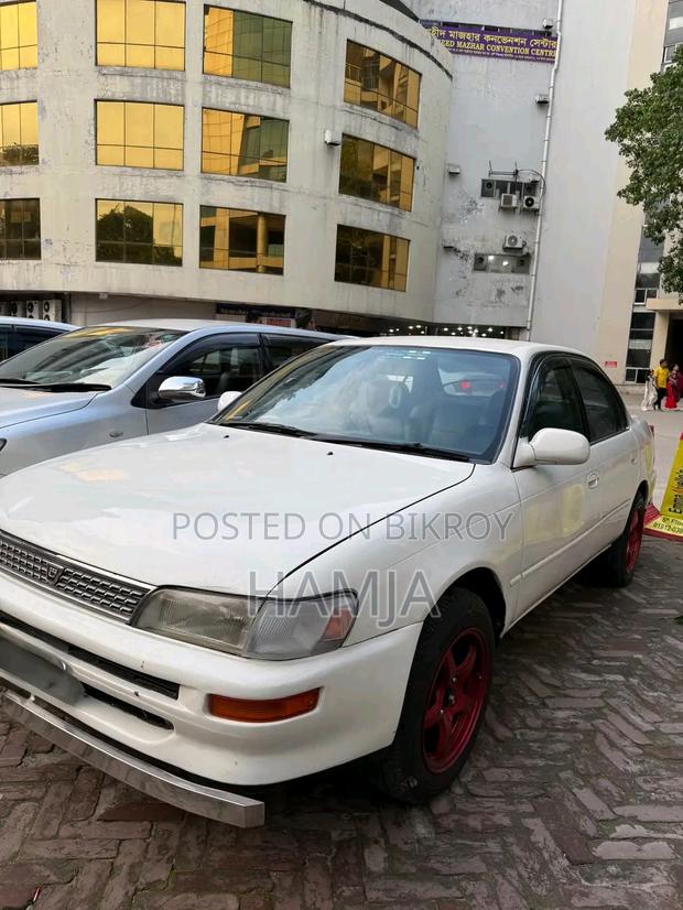Toyota Corolla 1993 White