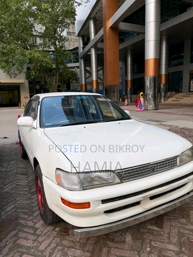 Toyota Corolla 1993 White