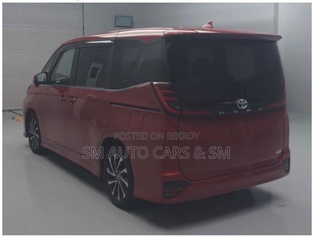 Toyota Noah 2023 Red