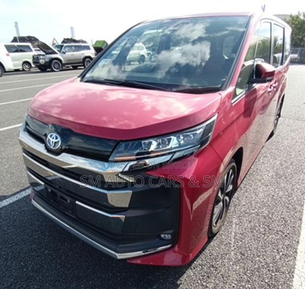 Toyota Noah 2022 Red