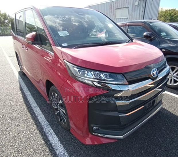 Toyota Noah 2022 Red