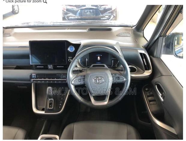 Toyota Noah 2022 Black