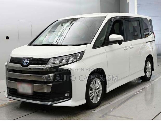 Toyota Noah 2022 Pearl