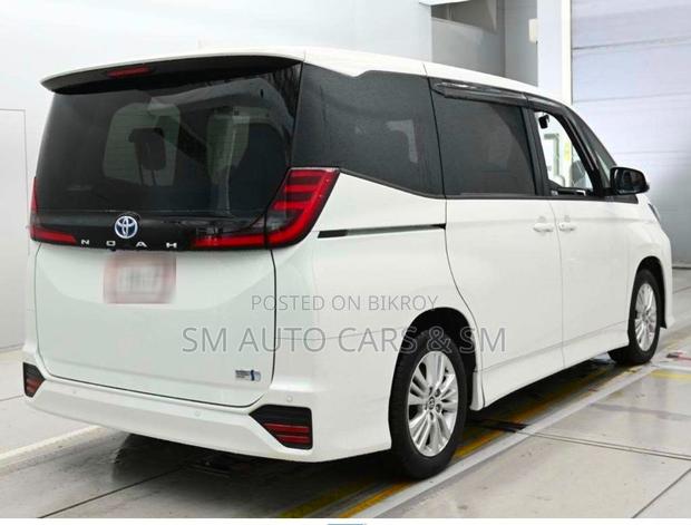 Toyota Noah 2022 Pearl
