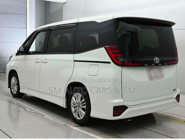 Toyota Noah 2022 Pearl