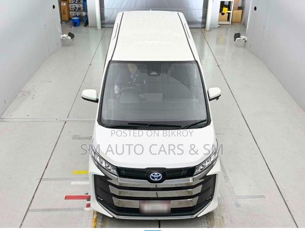 Toyota Noah 2022 Pearl