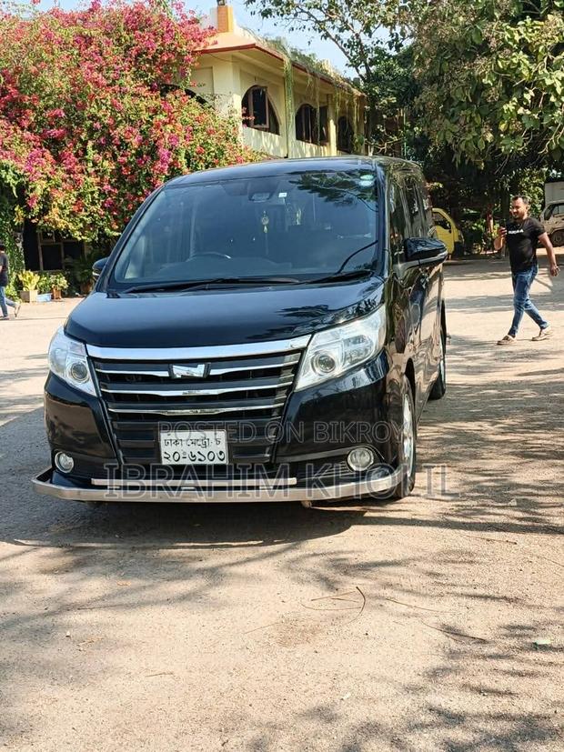 Toyota Noah 2.0 AWD (7 Seater) 2017 Black