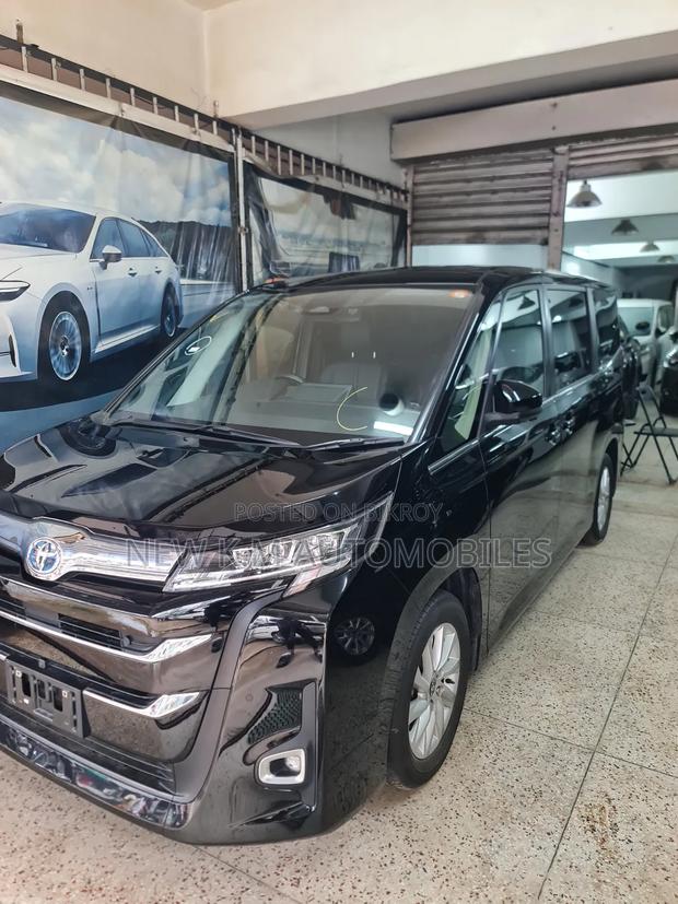 Toyota Noah 2022 Black