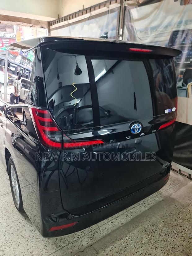 Toyota Noah 2022 Black