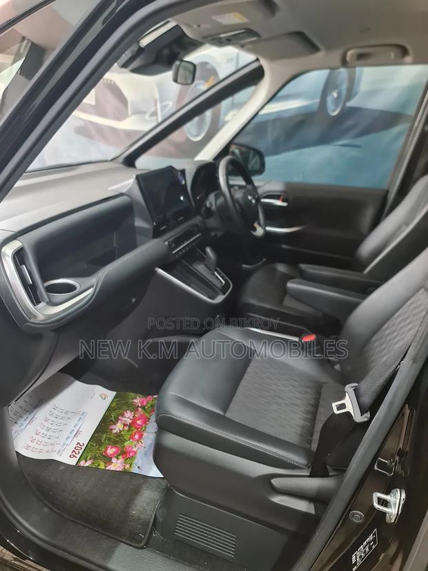 Toyota Noah 2022 Black