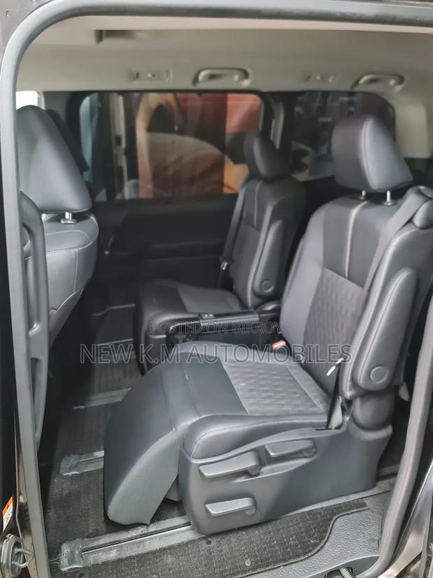 Toyota Noah 2022 Black
