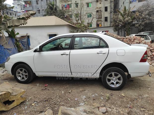 Toyota Corolla 2002 White