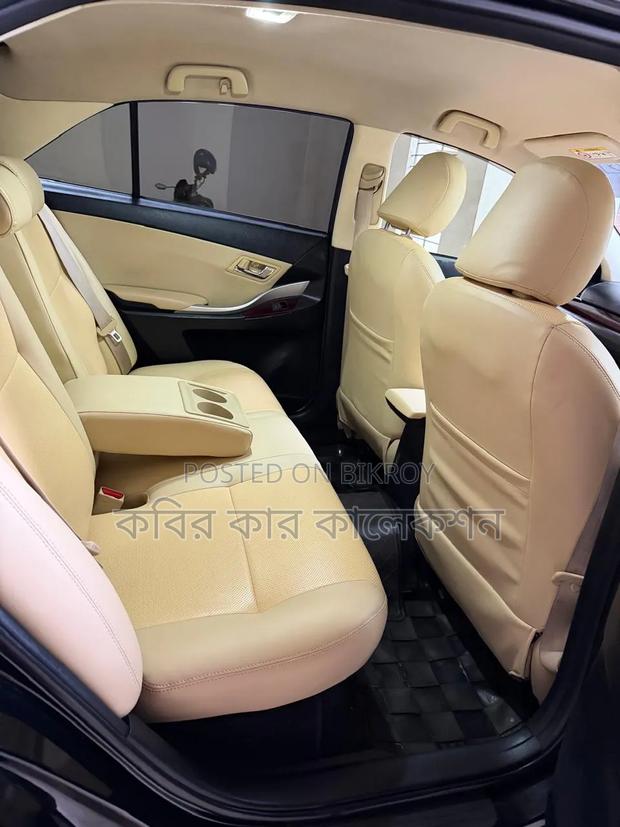 Toyota Premio 2016 Black
