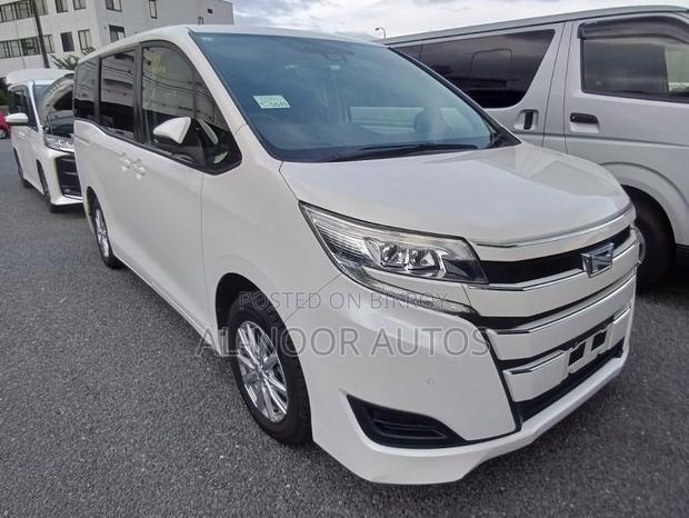 Toyota Noah 1.8 FWD Hybrid (7 seater) 2021 Pearl