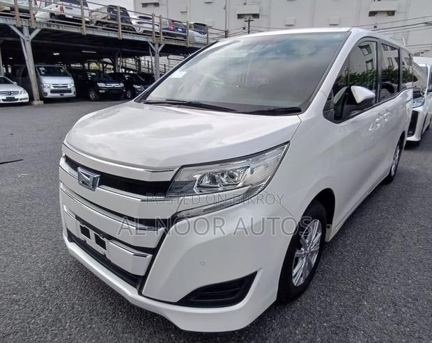 Toyota Noah 1.8 FWD Hybrid (7 seater) 2021 Pearl