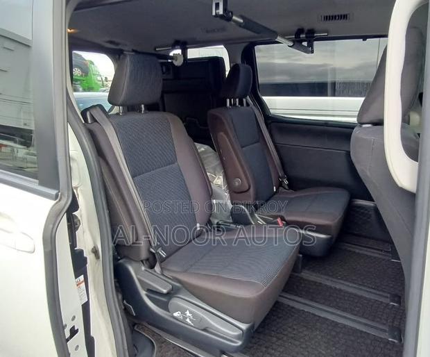 Toyota Noah 1.8 FWD Hybrid (7 seater) 2021 Pearl