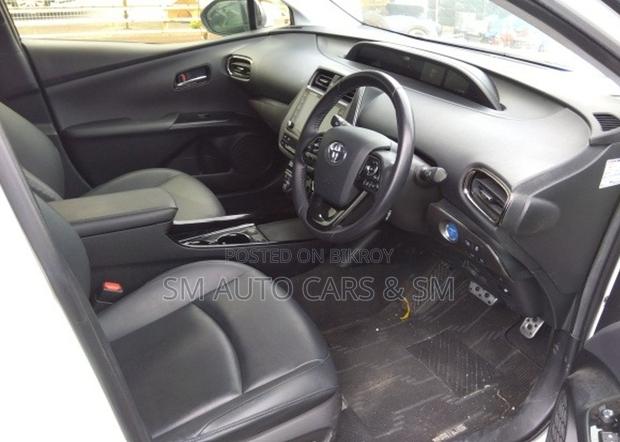 Toyota Prius 2021 Pearl