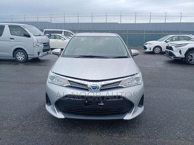 Toyota Axio 2021 Silver