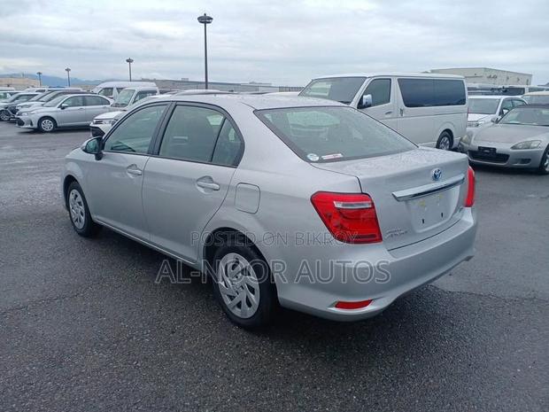 Toyota Axio 2021 Silver