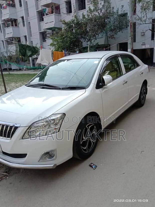 Toyota Premio 2018 White